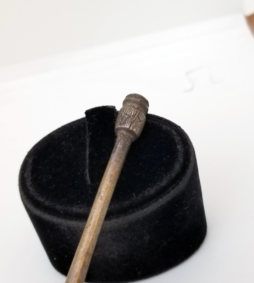 ÜZERİ ALTIN VERMEYLİ VE ÜST KISMI SİKKE FORMLU OSMANLI DÖNEMİ KALEM İŞÇİLİKLİ GÜMÜŞ ÇATAL