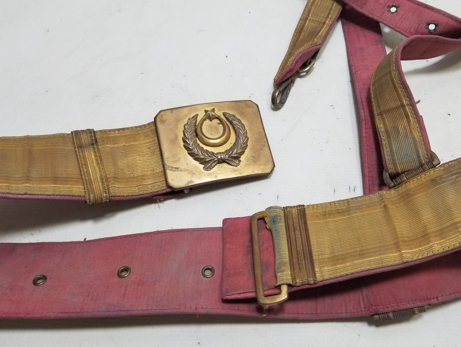 CUMHURİYET BAŞLARI NADİR TİPTE ALTIN SIRMALI SUBAY KEMERİ