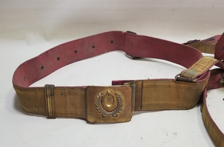 CUMHURİYET BAŞLARI NADİR TİPTE ALTIN SIRMALI SUBAY KEMERİ