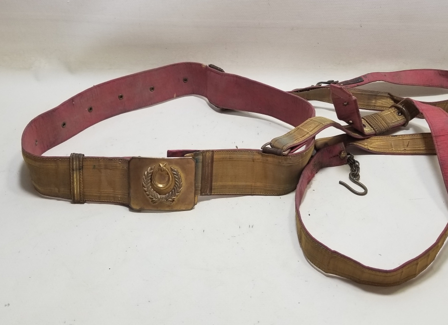 CUMHURİYET BAŞLARI NADİR TİPTE ALTIN SIRMALI SUBAY KEMERİ