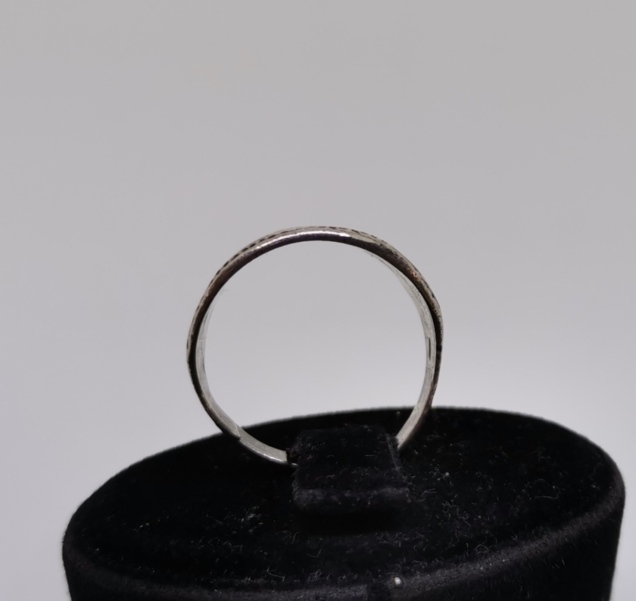 KABARTMA İŞÇİLİKLİ GÜMÜŞ YÜZÜK