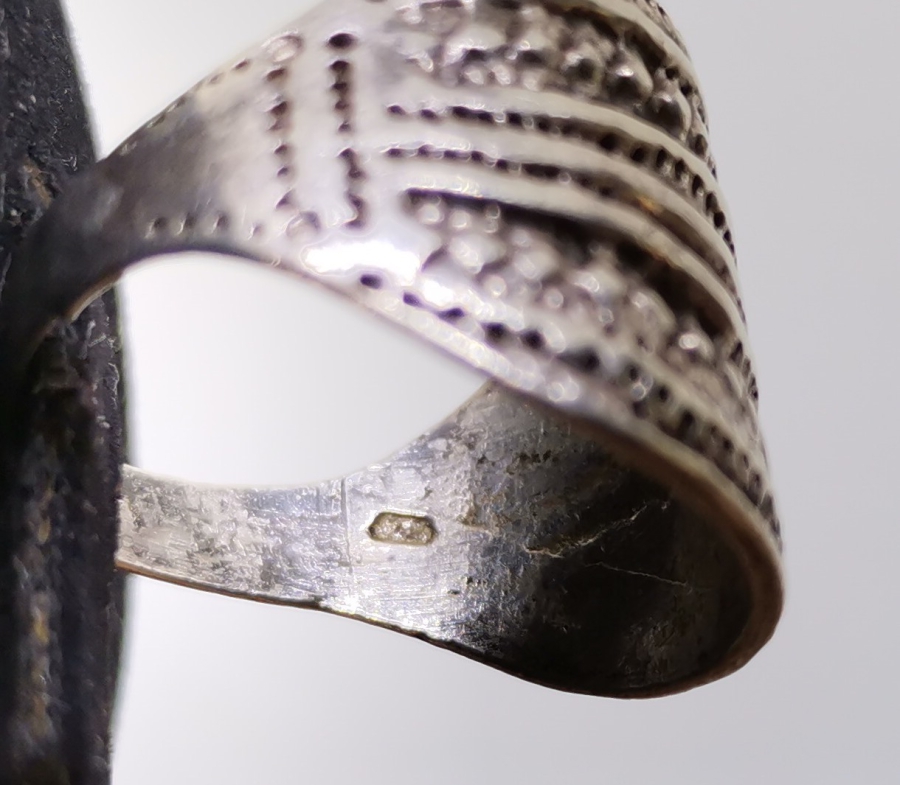 KABARTMA İŞÇİLİKLİ GÜMÜŞ YÜZÜK