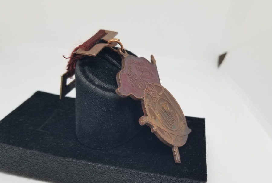 NADİR TİPTE ÜZERİ ORAK ÇEKİÇLİ ANTİKA RUS MADALYON