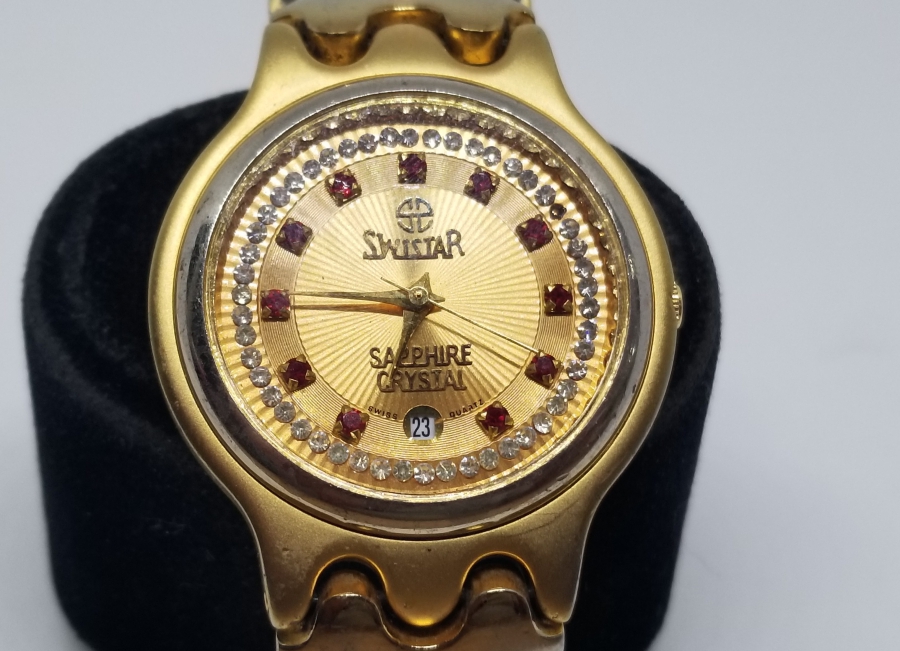 İSVİÇRE YAPIMI ÇALIŞIR DURUMDA ALTIN KAPLAMA KOL SAATİ