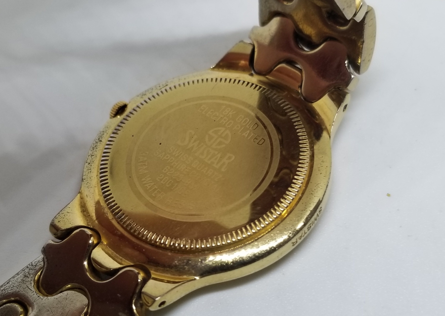 İSVİÇRE YAPIMI ÇALIŞIR DURUMDA ALTIN KAPLAMA KOL SAATİ