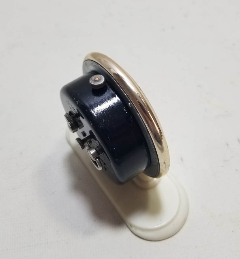 ÜZERİ RUSÇA YAZILI ANTİKA RUS KURMALI MASA SAATİ