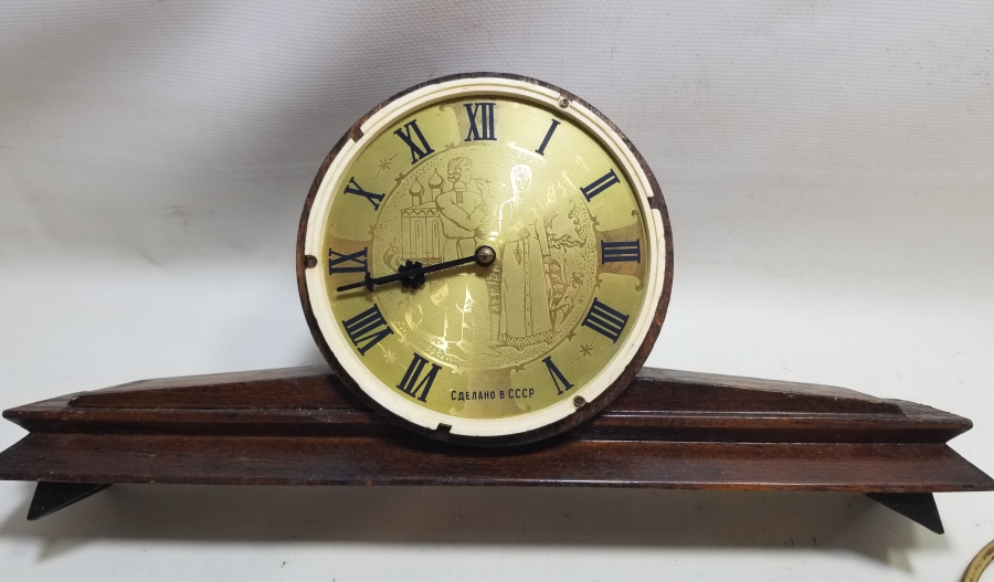 ORİJİNAL ANAHTARIYLA ANTİKA KURMALI RUS ŞÖMİNE SAATİ