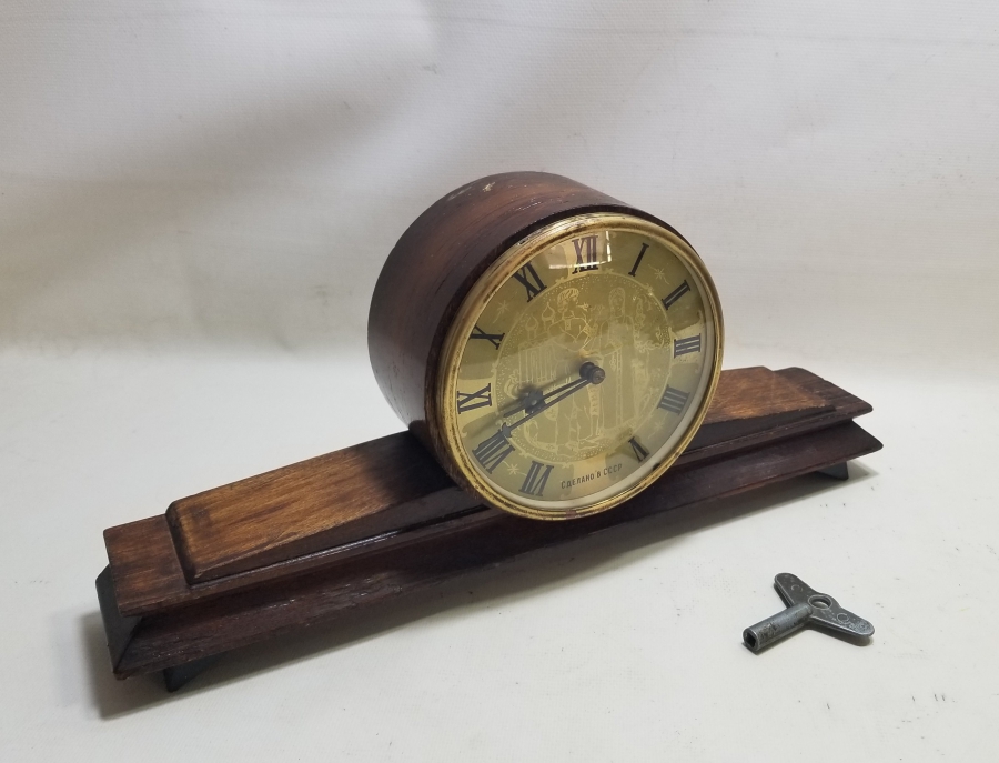 ORİJİNAL ANAHTARIYLA ANTİKA KURMALI RUS ŞÖMİNE SAATİ