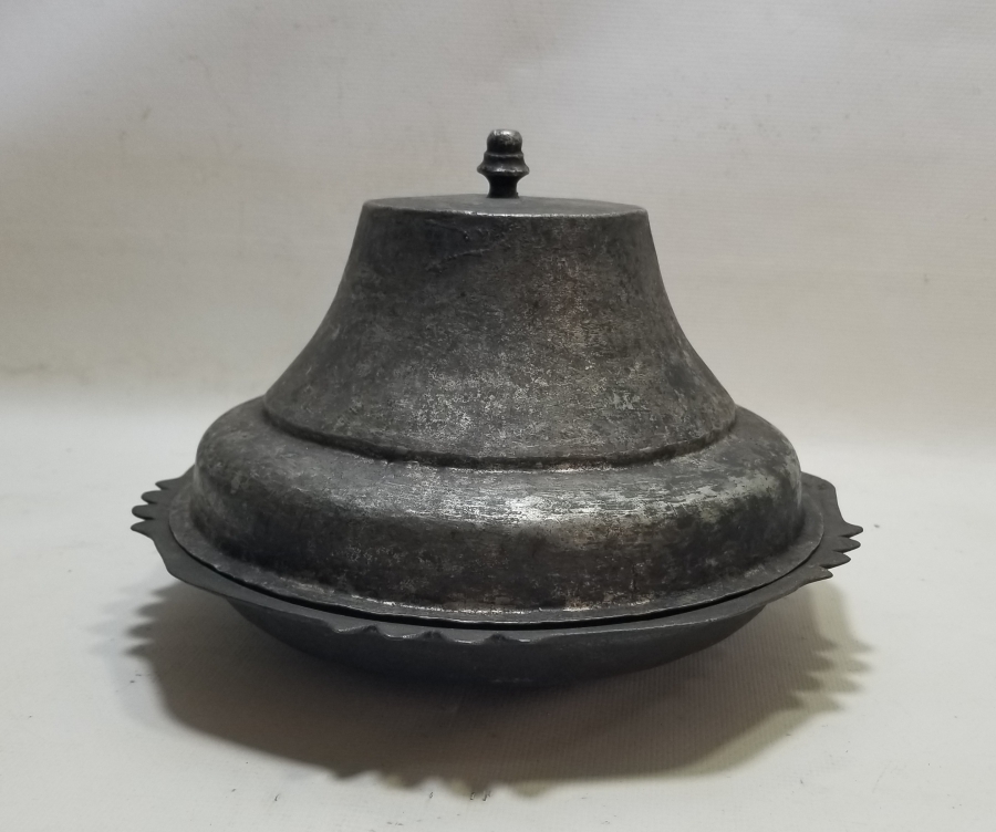 MEVLEVİ SİKKESİ FORMUNDA YAPILMIŞ ÜZERİ YAZILI OSMANLI DÖNEMİ KAPAKLI BAKIR LENGER