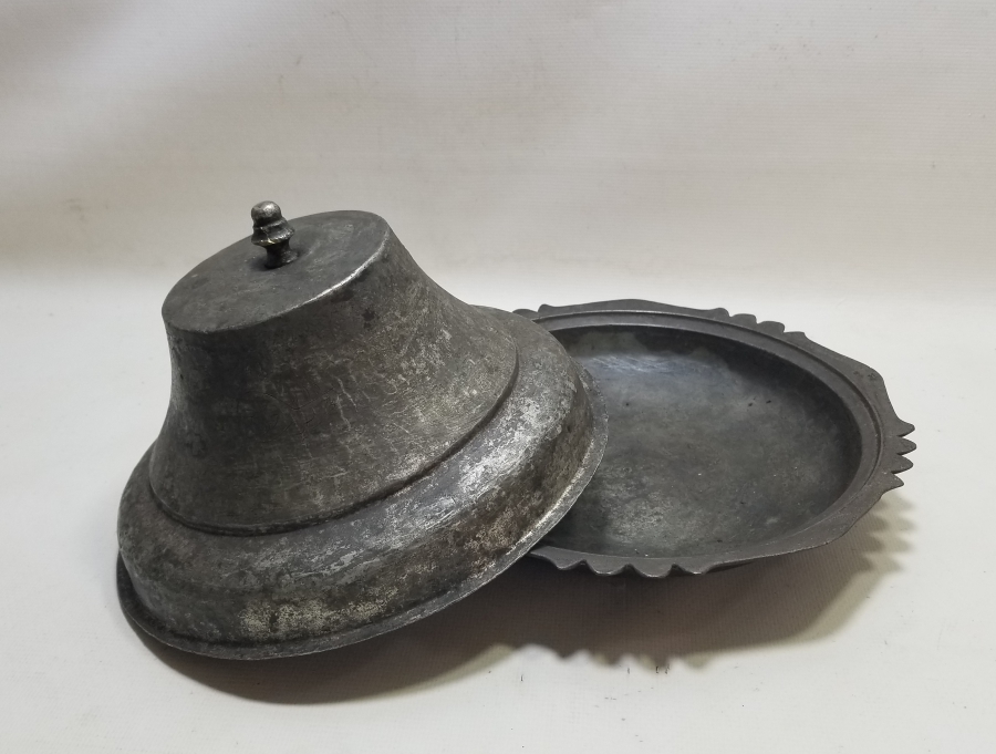 MEVLEVİ SİKKESİ FORMUNDA YAPILMIŞ ÜZERİ YAZILI OSMANLI DÖNEMİ KAPAKLI BAKIR LENGER