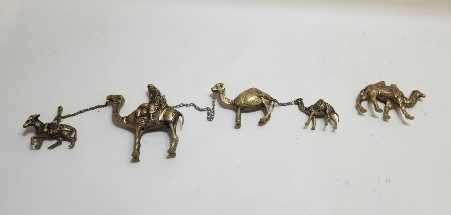 KABARTMA İŞÇİLİKLİ ANTİKA DEVE FİGÜRLERİ LOTU