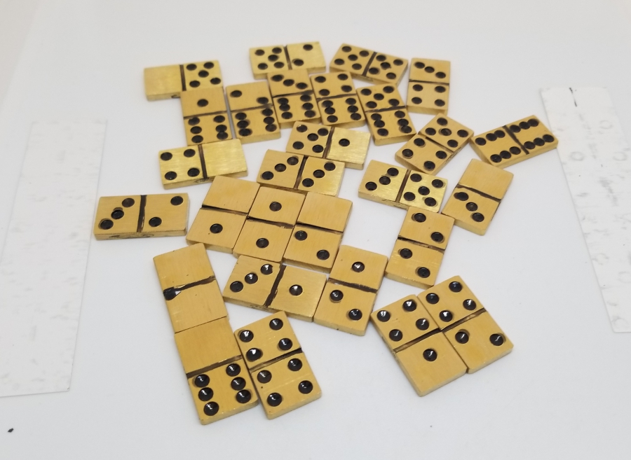 ANTİKA METAL DOMİNO TAŞLARI LOTU