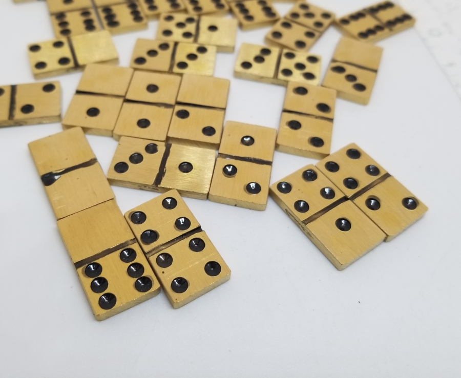 ANTİKA METAL DOMİNO TAŞLARI LOTU