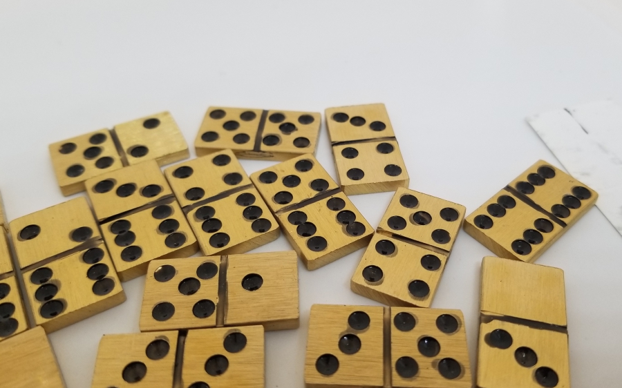 ANTİKA METAL DOMİNO TAŞLARI LOTU