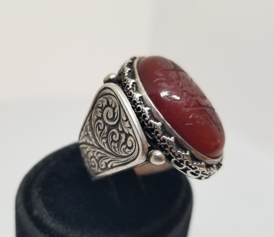 ÜZERİ DUALI AKİK TAŞLI ÖZEL YAPIM GÜMÜŞ YÜZÜK