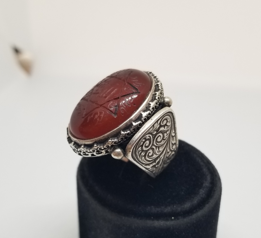 ÜZERİ DUALI AKİK TAŞLI ÖZEL YAPIM GÜMÜŞ YÜZÜK