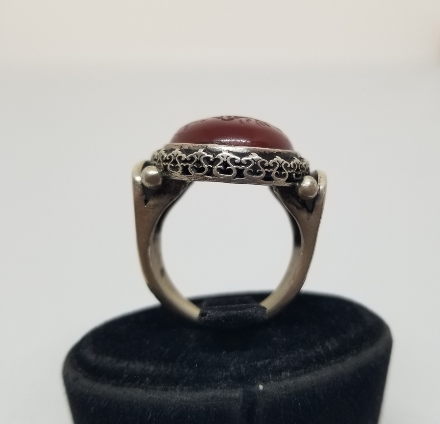 ÜZERİ DUALI AKİK TAŞLI ÖZEL YAPIM GÜMÜŞ YÜZÜK