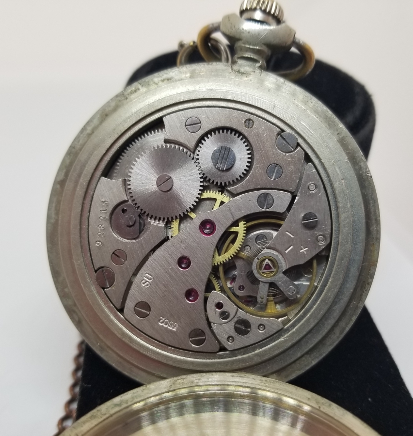 KAPAĞI BOZKURTLU ORİJİNAL KÖSTEĞİYLE ANTİKA KURMALI RUS CEP SAATİ