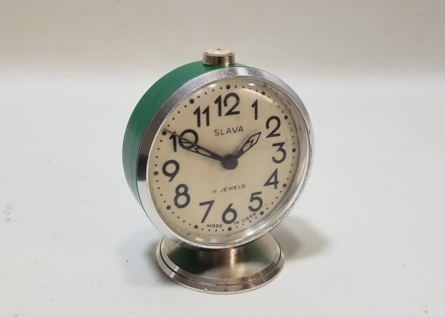 SLAVA MARKA KURMALI ANTİKA MASA SAATİ