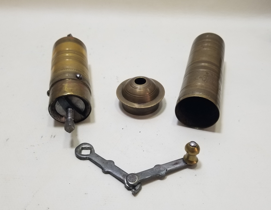 YERLİ YAPIM ANTİKA KAHVE DEĞİRMENİ