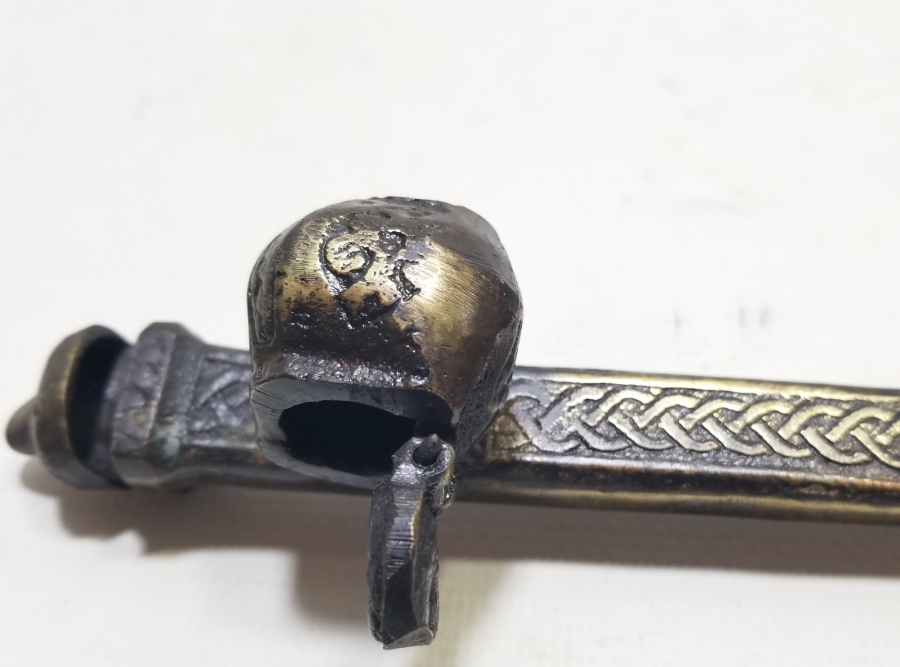 KABARTMA İŞÇİLİKLİ BRONZ DÖKÜM DİVİTLİK