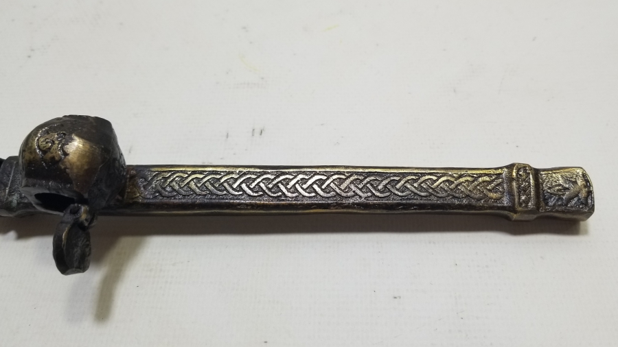 KABARTMA İŞÇİLİKLİ BRONZ DÖKÜM DİVİTLİK