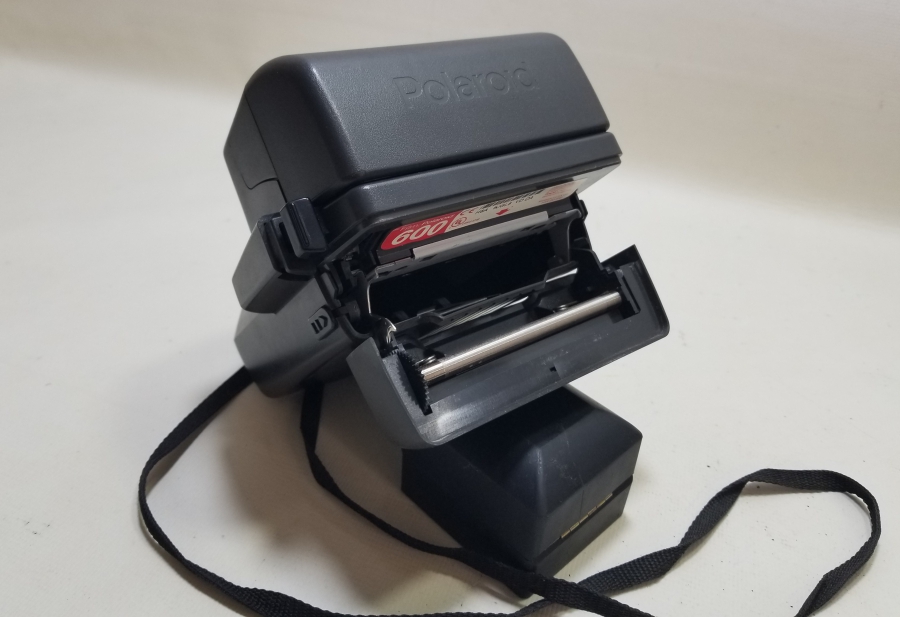 AMERİKAN YAPIMI POLAROID FOTOĞRAF MAKİNESİ