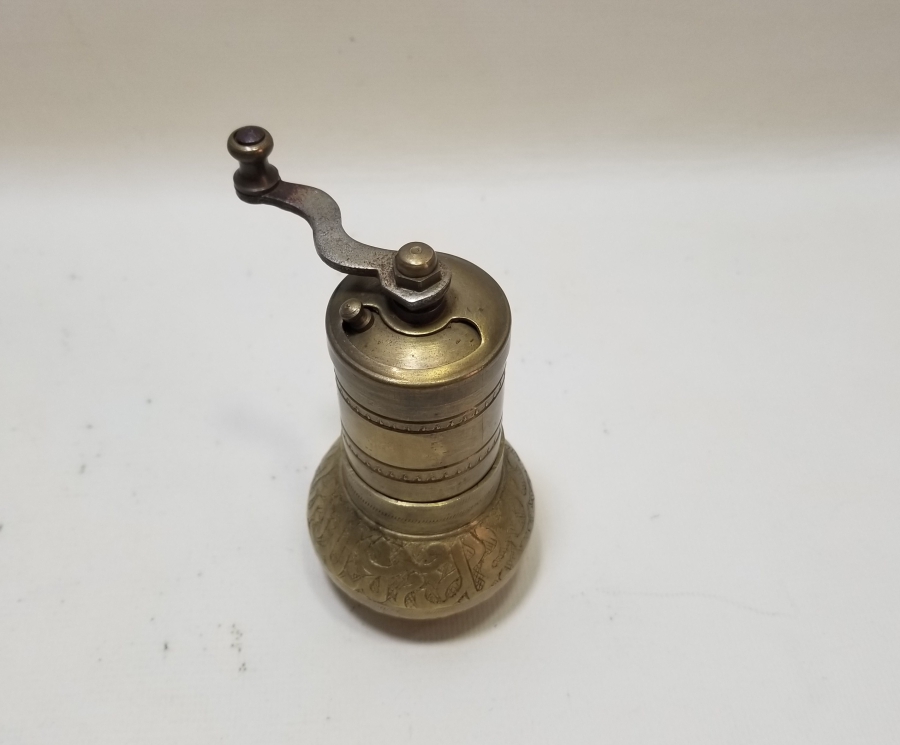 ANTİKA PİRİNÇ BAHARAT DEĞİRMENİ