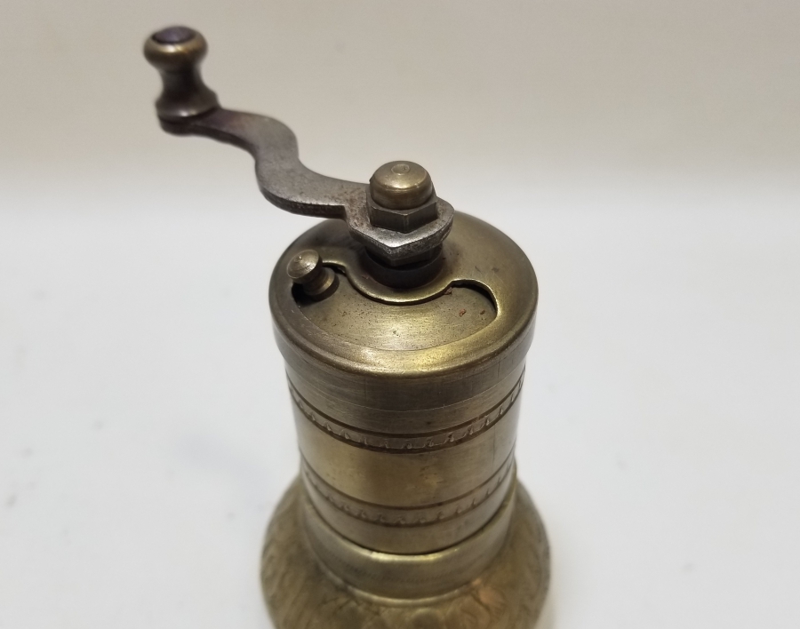 ANTİKA PİRİNÇ BAHARAT DEĞİRMENİ