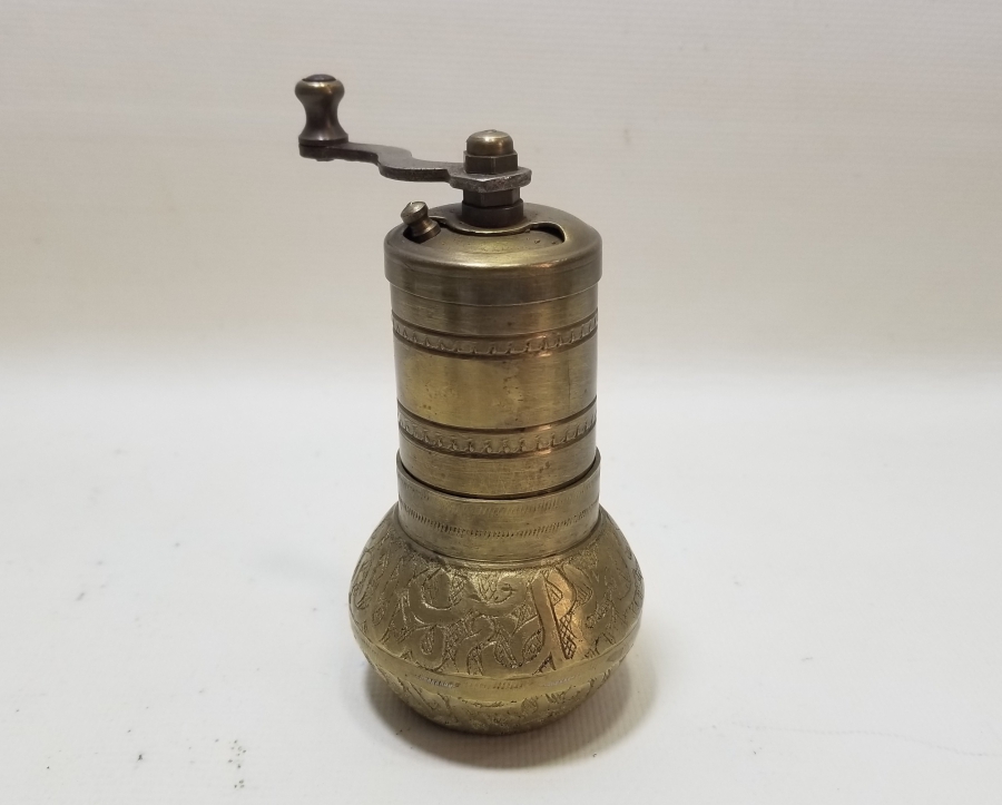 ANTİKA PİRİNÇ BAHARAT DEĞİRMENİ