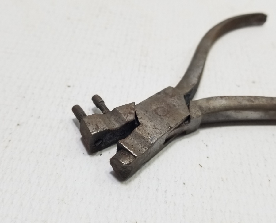 ANTİKA METAL EL ALETİ