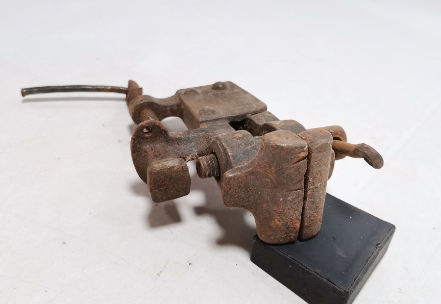 OSMANLI DÖNEMİ EL YAPIMI BÜYÜK BOY MENGENE