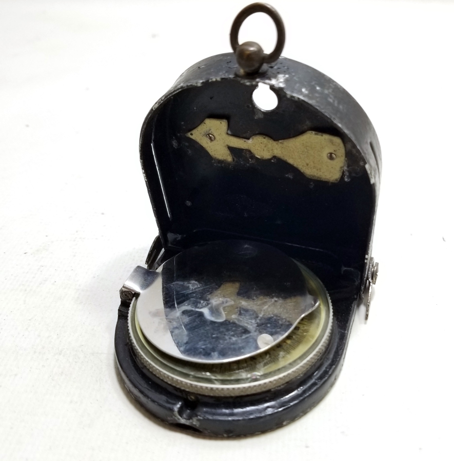 ORİJİNAL DERİ KILIFINDA ANTİKA ASKERİ PUSULA