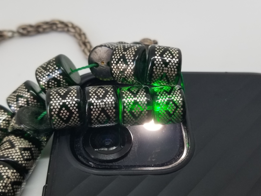 GÜMÜŞ ÇAKMA İŞÇİLİKLİ VE GÜMÜŞ PÜSKÜLLÜ ATEŞ KEHRİBARI TESPİH