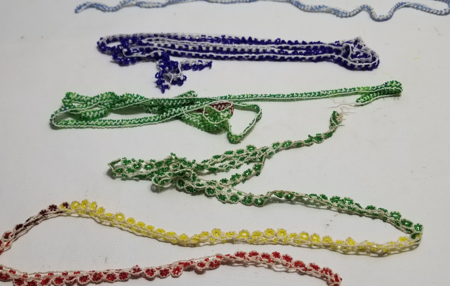 OPAL BONCUKLU ANTİKA YAZMA KENARI LOTU