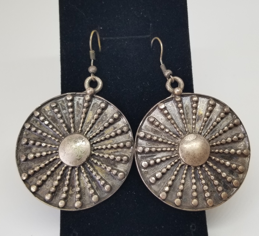 KABARTMA İŞÇİLİKLİ BİJUTERİ KÜPE