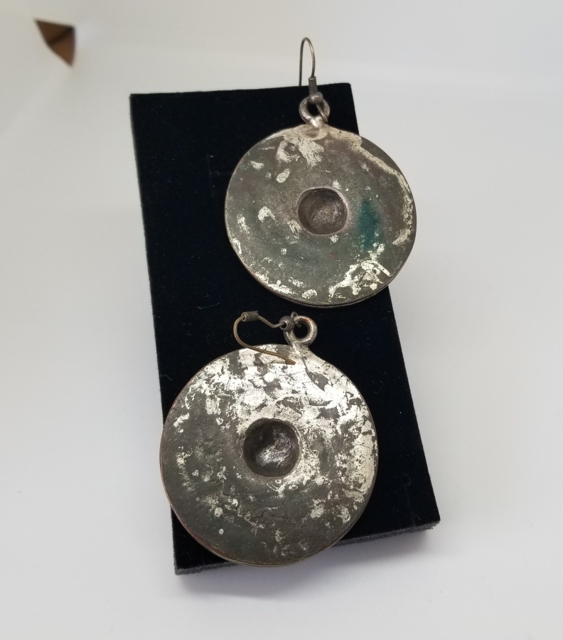 KABARTMA İŞÇİLİKLİ BİJUTERİ KÜPE