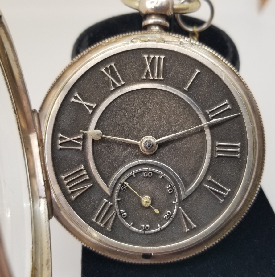 NADİR TİPTE GÜMÜŞ KASA VE GÜMÜŞ KADRANLI YARIM PRİOR CEP SAATİ