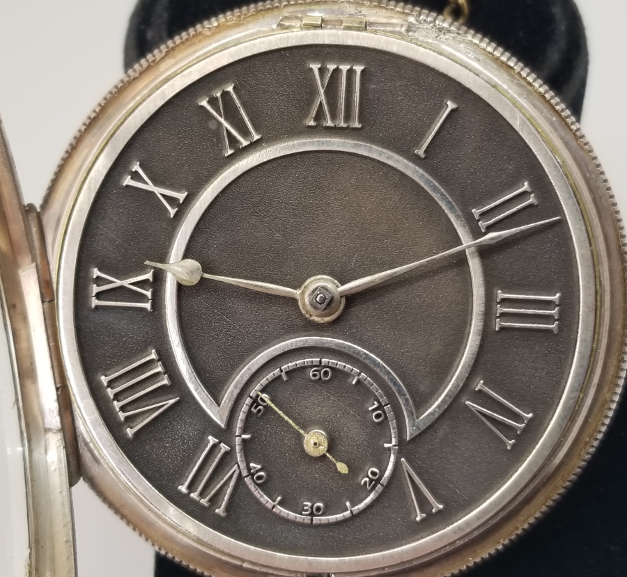 NADİR TİPTE GÜMÜŞ KASA VE GÜMÜŞ KADRANLI YARIM PRİOR CEP SAATİ