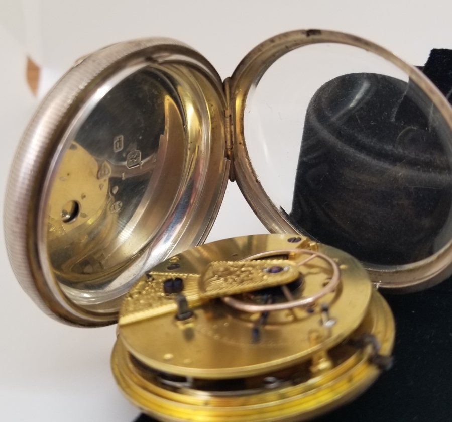 NADİR TİPTE GÜMÜŞ KASA VE GÜMÜŞ KADRANLI YARIM PRİOR CEP SAATİ