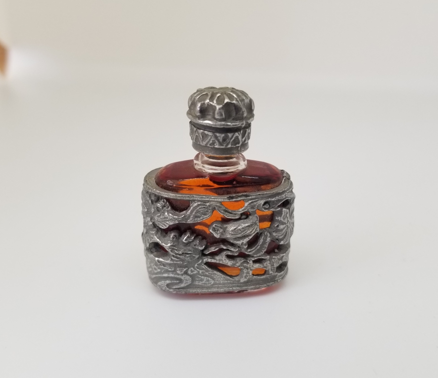 KABARTMA İŞÇİLİKLİ ANTİKA PARFÜM ŞİŞESİ