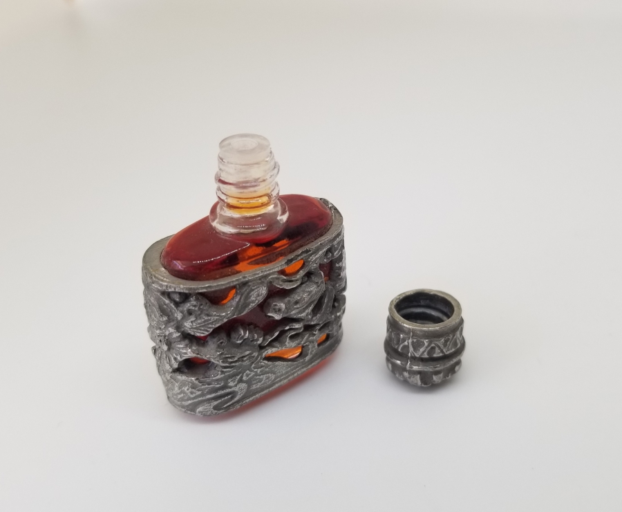 KABARTMA İŞÇİLİKLİ ANTİKA PARFÜM ŞİŞESİ