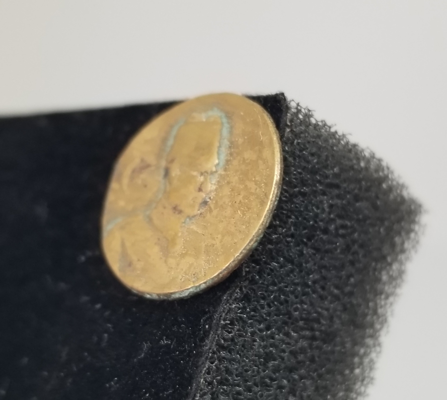 ATATÜRK GÖRSELLİ VE AY YILDIZ FİGÜRLÜ CUMHURİYET BAŞLARI NADİR YAKA ROZETİ