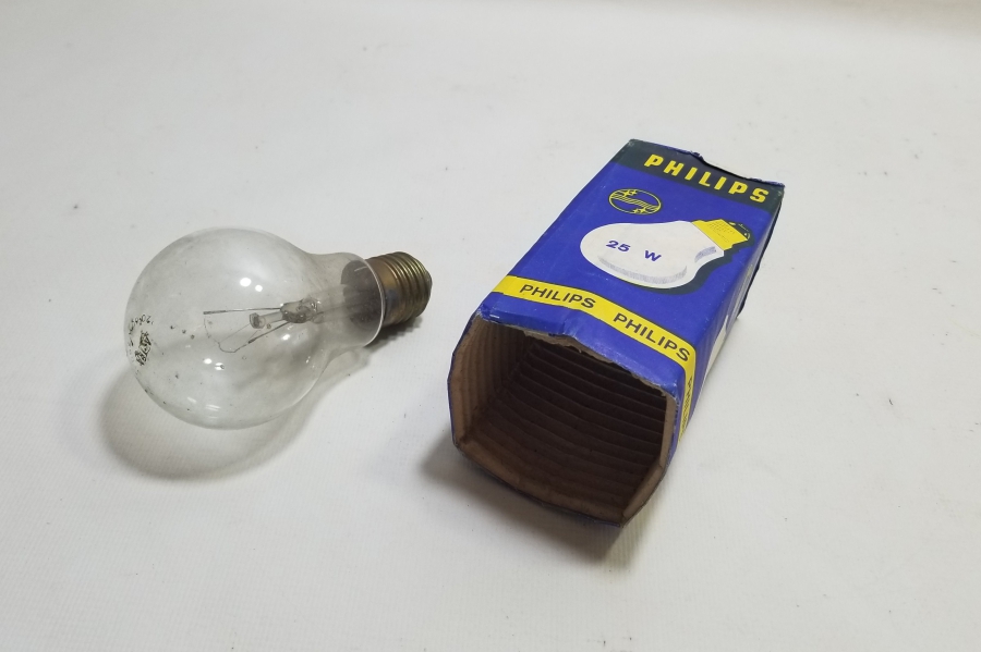 ORİJİNAL KUTUSUNDA ANTİKA LAMBA