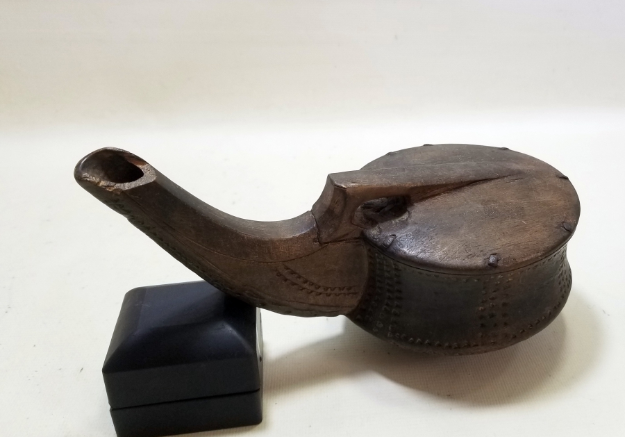 ÜZERİ İŞLEMELİ OSMANLI DÖNEMİ AHŞAP KALE TÜFEĞİ BARUTLUĞU