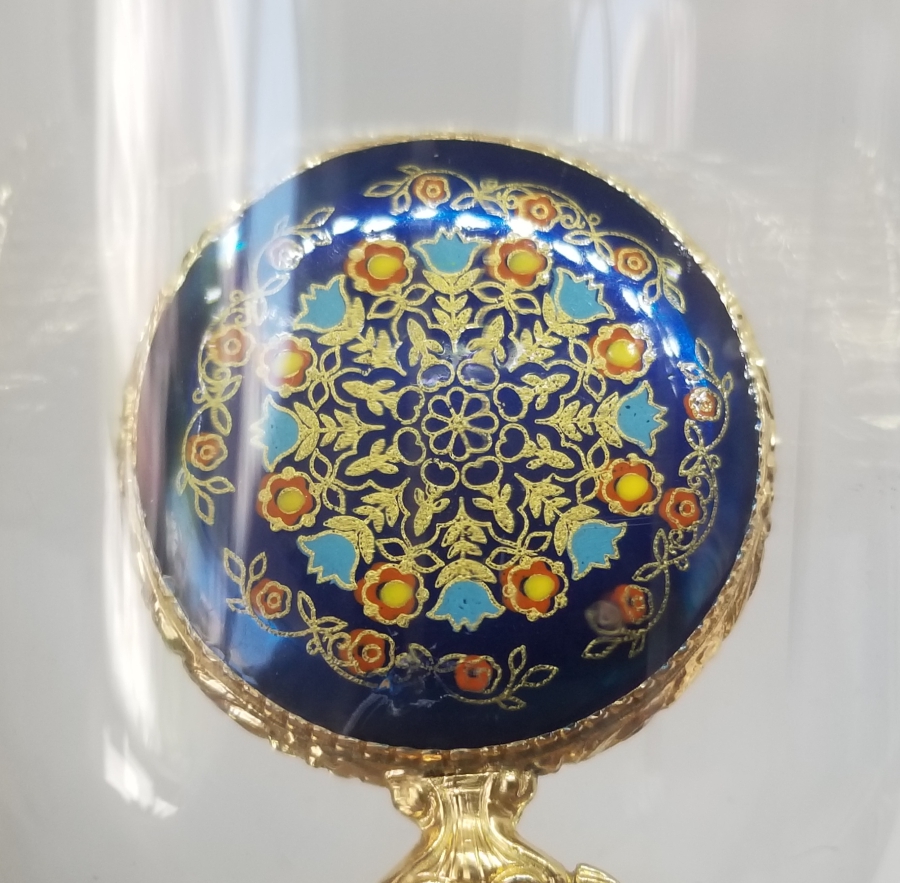 ORİJİNAL CAM FANUSUNDA MİNE İŞÇİLİKLİ ANTİKA KURMALI SAAT