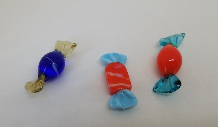 BAYRAM ŞEKERİ FORMUNDA YAPILMIŞ ANTİKA MURANO ŞEKER LOTU