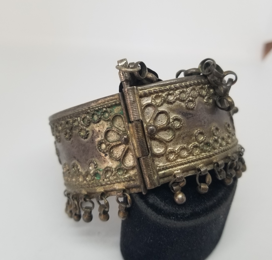 OSMANLI DÖNEMİ KABARTMA İŞÇİLİKLİ CİNGILLI ERMENİ BİLEZİK