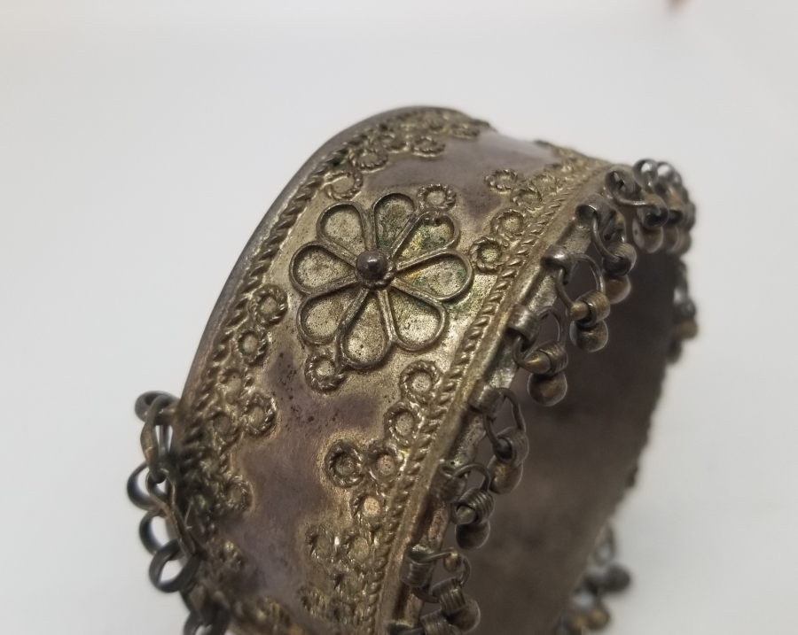 OSMANLI DÖNEMİ KABARTMA İŞÇİLİKLİ CİNGILLI ERMENİ BİLEZİK