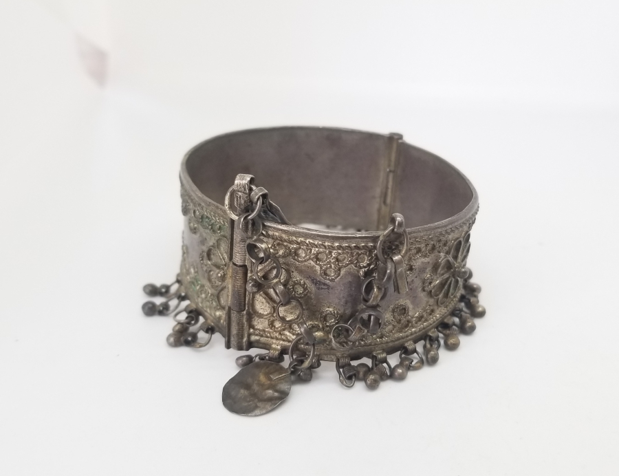 OSMANLI DÖNEMİ KABARTMA İŞÇİLİKLİ CİNGILLI ERMENİ BİLEZİK